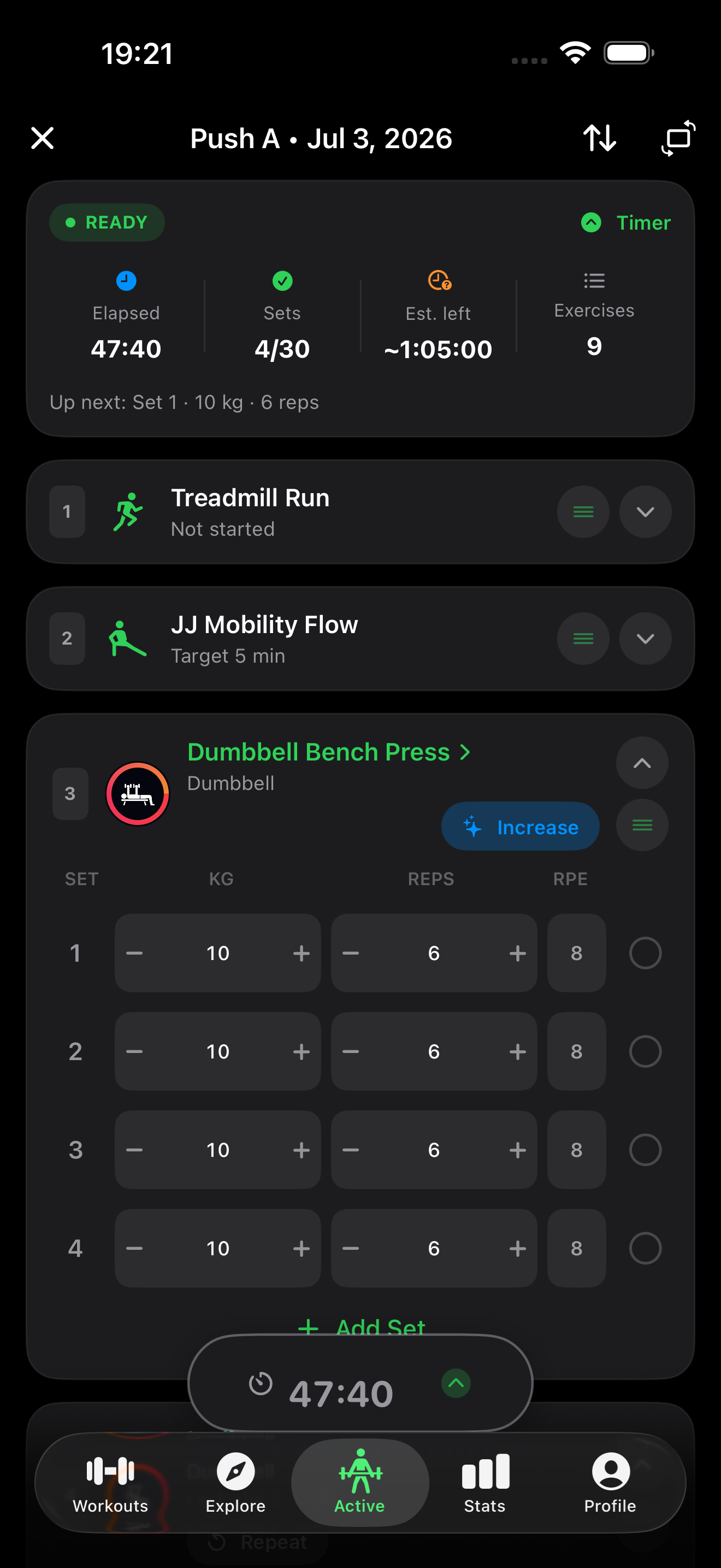 Active workout with sets, weights, and personal record badges
